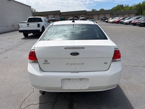 Used 2011 Ford Focus SE FWD image 7