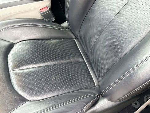Used 2023 Chrysler Pacifica Touring-L FWD image 20