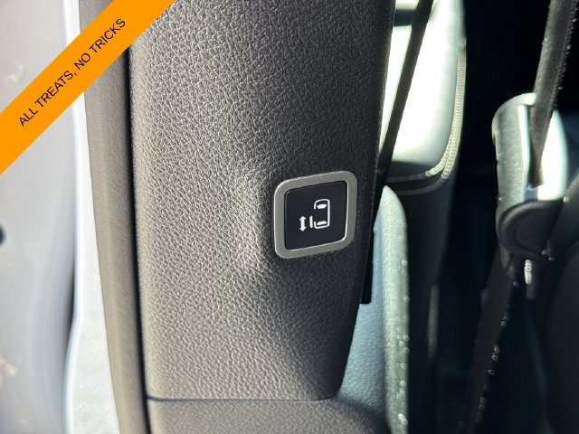 Used 2026 Chrysler Pacifica Select FWD image 21