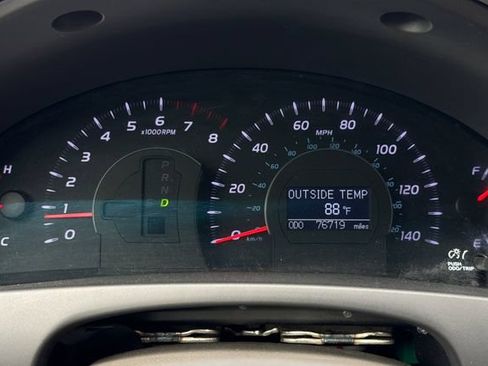 Used 2011 Toyota Camry XLE w/ SE/XLE Extra-Value Pkg FWD image 29