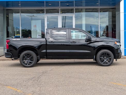 Used 2026 Chevrolet Silverado 1500 RST w/ Convenience Package II AWD/4WD image 2