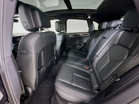 Used 2023 Porsche Macan Turbo image 26