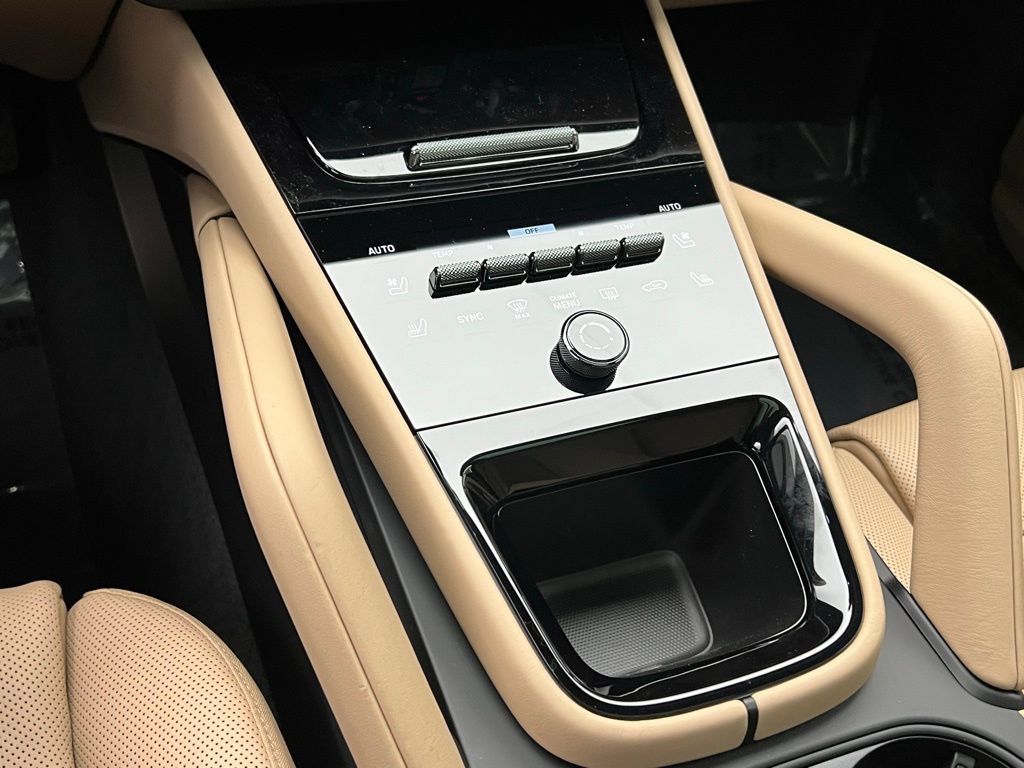 Used 2026 Porsche Cayenne E-Hybrid AWD/4WD image 11