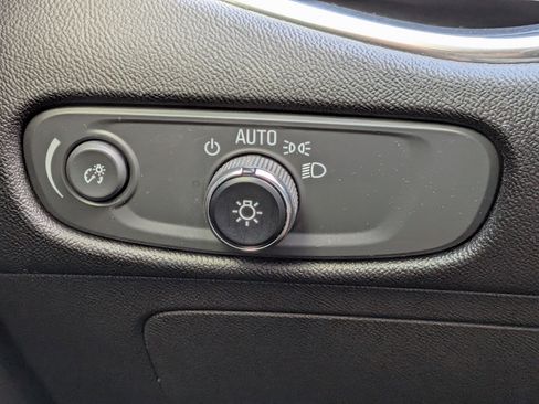 Certified 2022 Chevrolet Malibu Premier FWD image 23