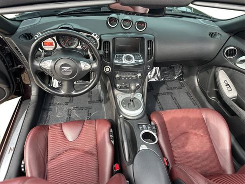 Used 2010 Nissan 370Z Touring w/ Sport Pkg RWD image 28
