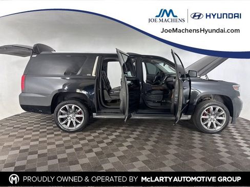 Used 2015 Chevrolet Suburban LTZ image 14