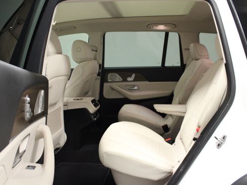 Used 2024 Mercedes-Benz GLS 450 4MATIC image 13