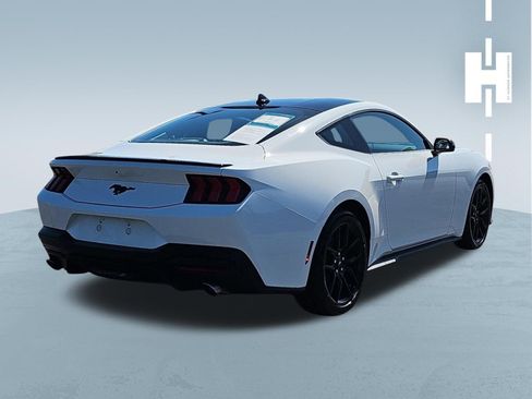 Used 2024 Ford Mustang Coupe image 3