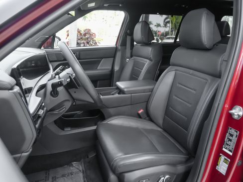 Used 2024 Hyundai Santa Fe Calligraphy AWD/4WD image 8