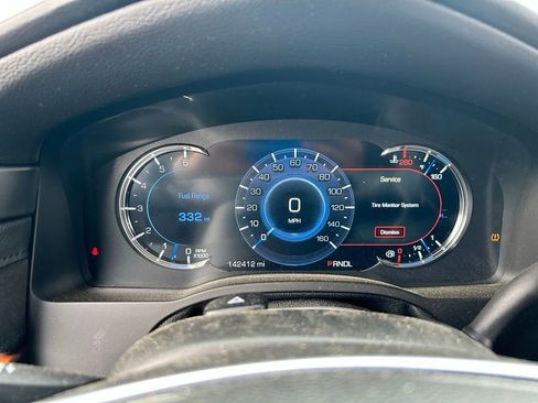 Used 2017 Cadillac Escalade ESV Luxury AWD/4WD image 28