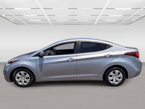 Used 2016 Hyundai Elantra SE FWD image 2