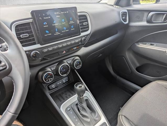 Certified 2025 Hyundai Venue Limited FWD image 19