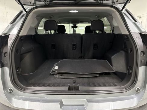 Used 2023 GMC Terrain SLE image 15