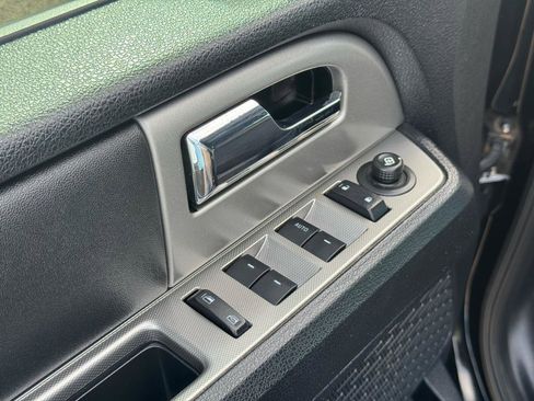 Used 2016 Ford Expedition EL XLT image 29