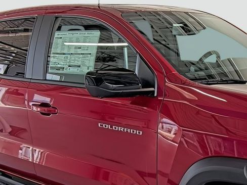 New 2026 Chevrolet Colorado ZR2 w/ Technology Package AWD/4WD image 15