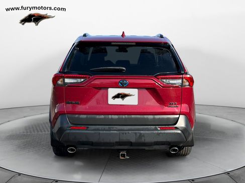 Used 2021 Toyota RAV4 XLE w/ XLE Grade Weather Package image 4