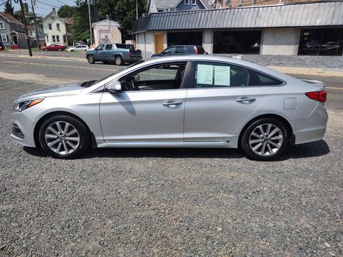 Used 2017 Hyundai Sonata Limited w/ Ultimate Package 04 FWD image 2