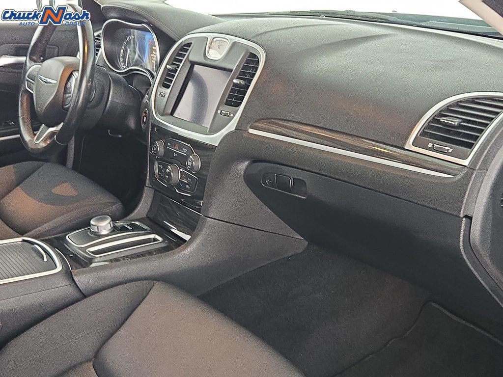 Used 2022 Chrysler 300 Touring w/ Sport Appearance Package AWD/4WD image 33