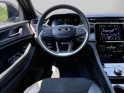 Certified 2023 Jeep Grand Cherokee Altitude AWD/4WD image 12
