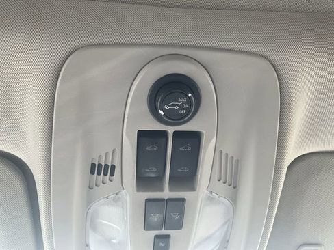 Used 2012 Chevrolet Equinox LTZ image 17