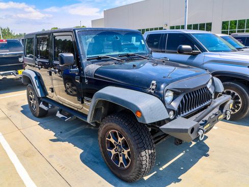 Used 2015 Jeep Wrangler Unlimited Sport w/ Quick Order Package 24S AWD/4WD image 2