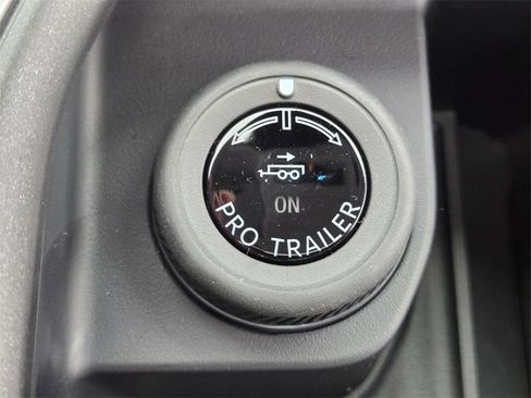 New 2025 Ford Expedition Active image 19