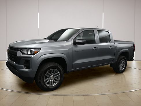 Used 2026 Chevrolet Colorado LT w/ Advanced Trailering Package AWD/4WD image 1