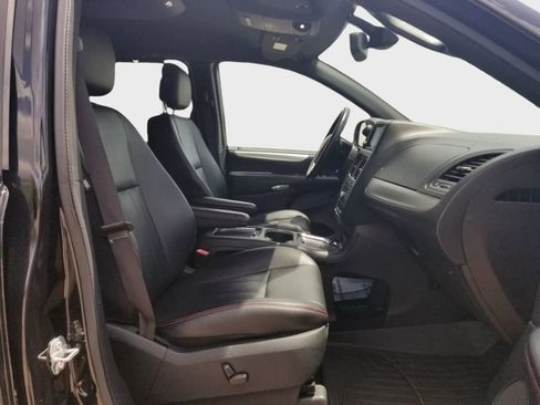 Used 2018 Dodge Grand Caravan GT FWD image 18