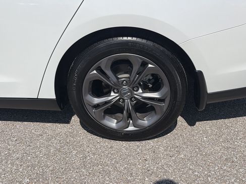 Certified 2023 Honda Accord EX image 9