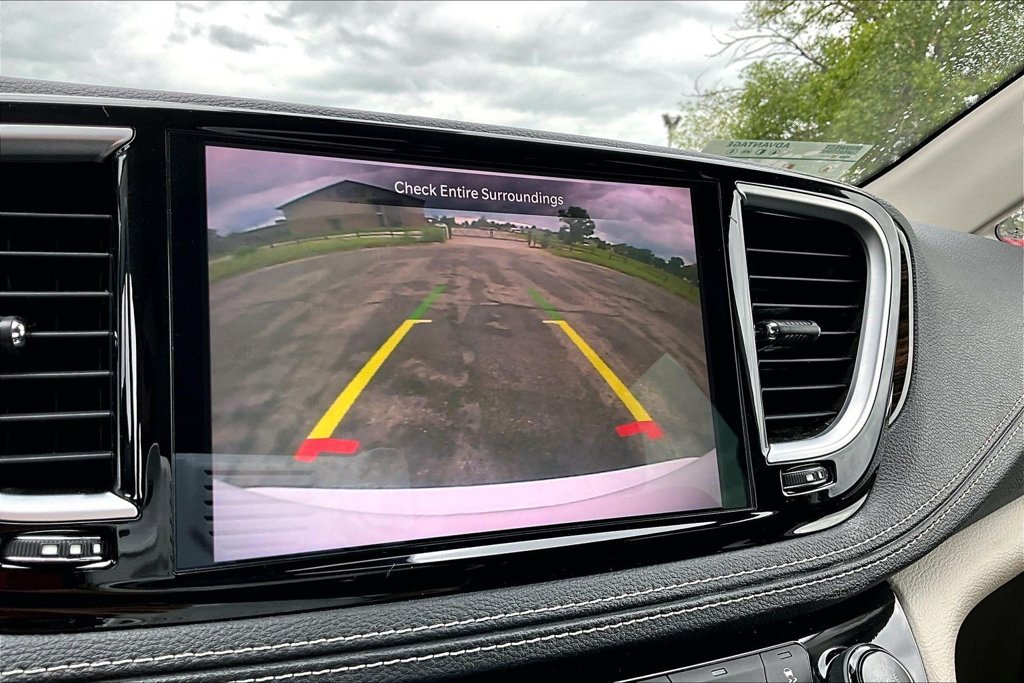 Used 2023 Chrysler Pacifica Limited FWD image 20