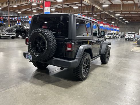 Used 2022 Jeep Wrangler Willys image 5
