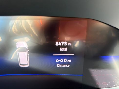 Certified 2025 Volkswagen Taos SE image 19