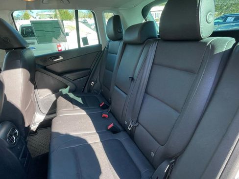 Used 2016 Volkswagen Tiguan SE image 21