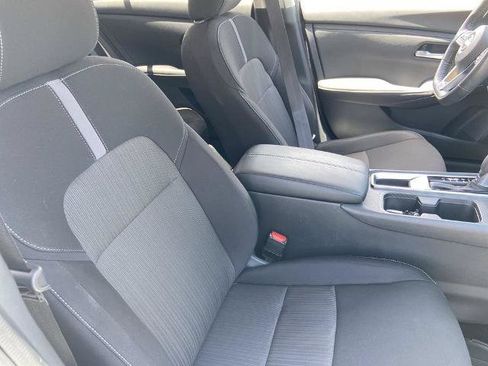 Used 2025 Nissan Sentra SV w/ All-Weather Package FWD image 22