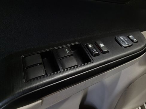 Used 2014 Toyota Camry LE FWD image 27