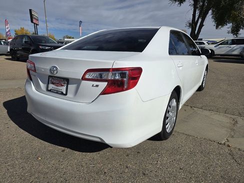 Used 2013 Toyota Camry LE image 4