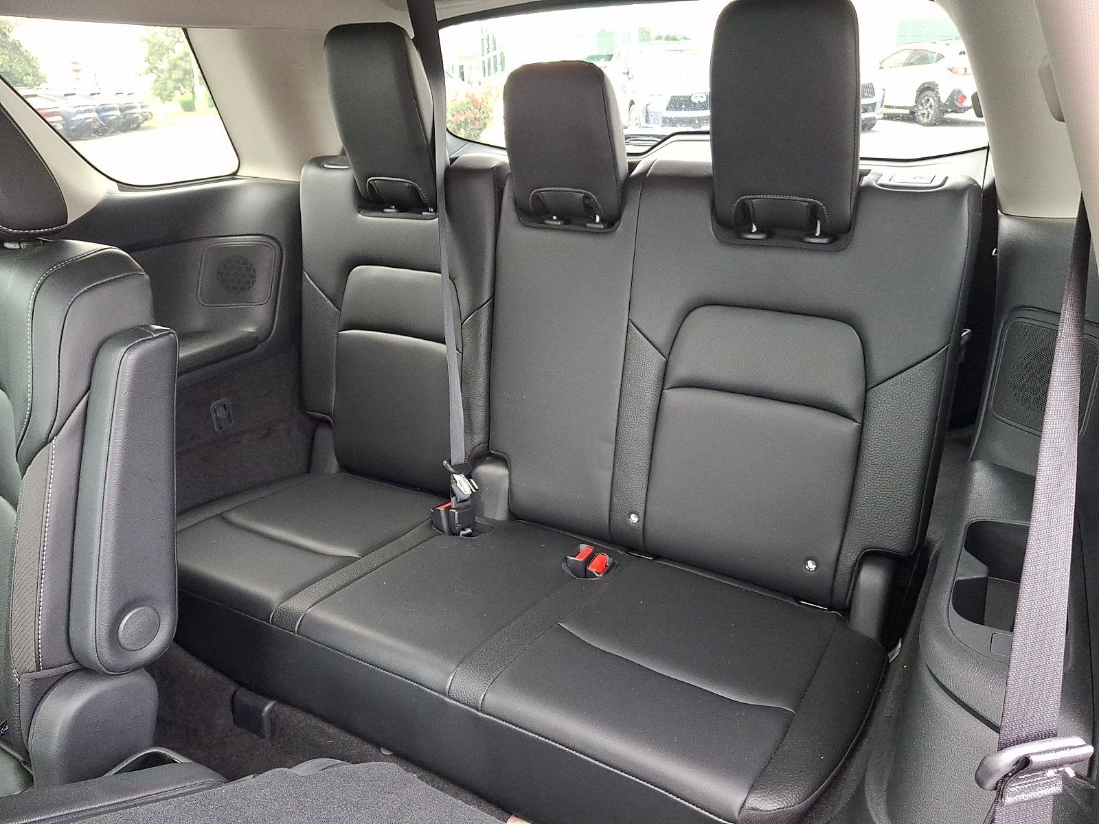 Used 2024 Nissan Pathfinder SL w/ SL Premium Package AWD/4WD image 10