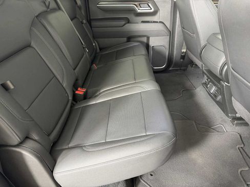 Used 2025 GMC Sierra 1500 SLT AWD/4WD image 13