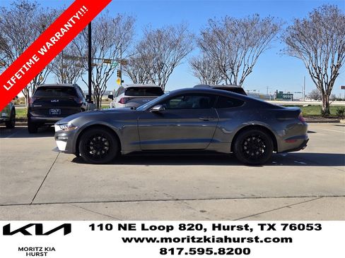 Used 2018 Ford Mustang EcoBoost image 12