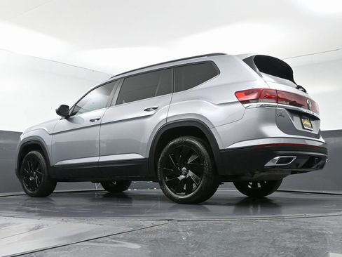 Used 2024 Volkswagen Atlas SE w/ Black Wheel Package image 52