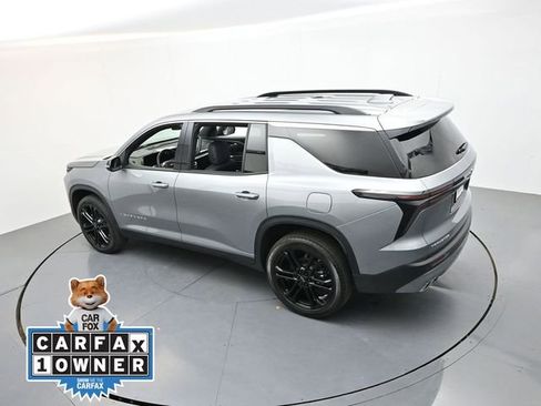 Used 2025 Chevrolet Traverse LT FWD image 25