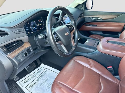 Used 2016 Cadillac Escalade Luxury RWD image 27