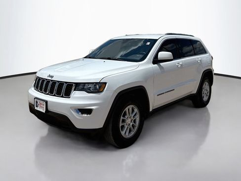 Used 2019 Jeep Grand Cherokee Laredo RWD image 3
