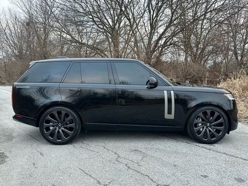 Used 2025 Land Rover Range Rover SE image 5