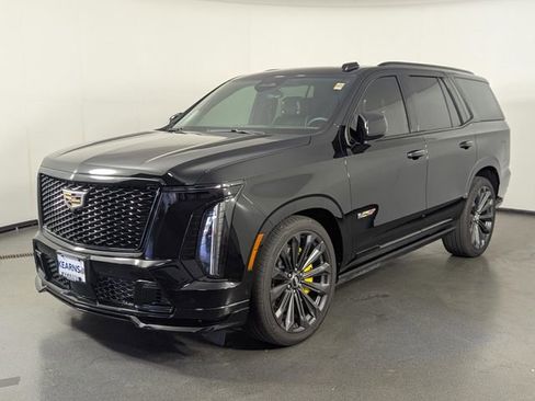 Used 2025 Cadillac Escalade V w/ LPO, Floor Liner Package AWD/4WD image 4