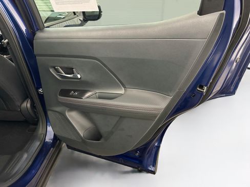 Used 2025 Nissan Kicks SR AWD/4WD image 30