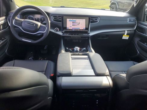 New 2025 Jeep Wagoneer L Series II w/ Convenience Group I image 14