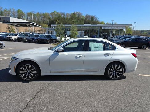 New 2026 BMW 330i xDrive Sedan w/ Premium Package AWD/4WD image 6