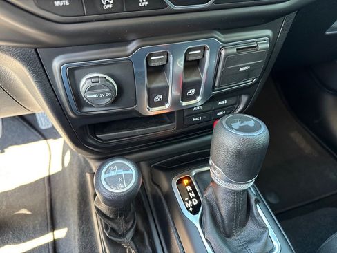 Used 2021 Jeep Wrangler Sport AWD/4WD image 10