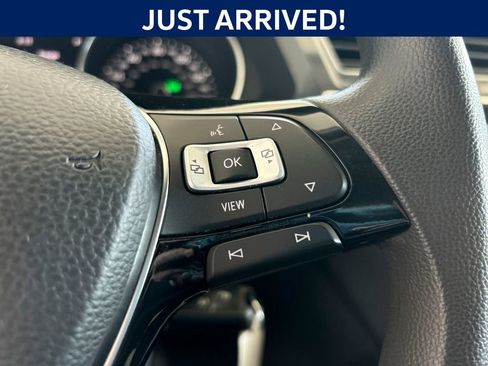 Used 2020 Volkswagen Tiguan S image 17